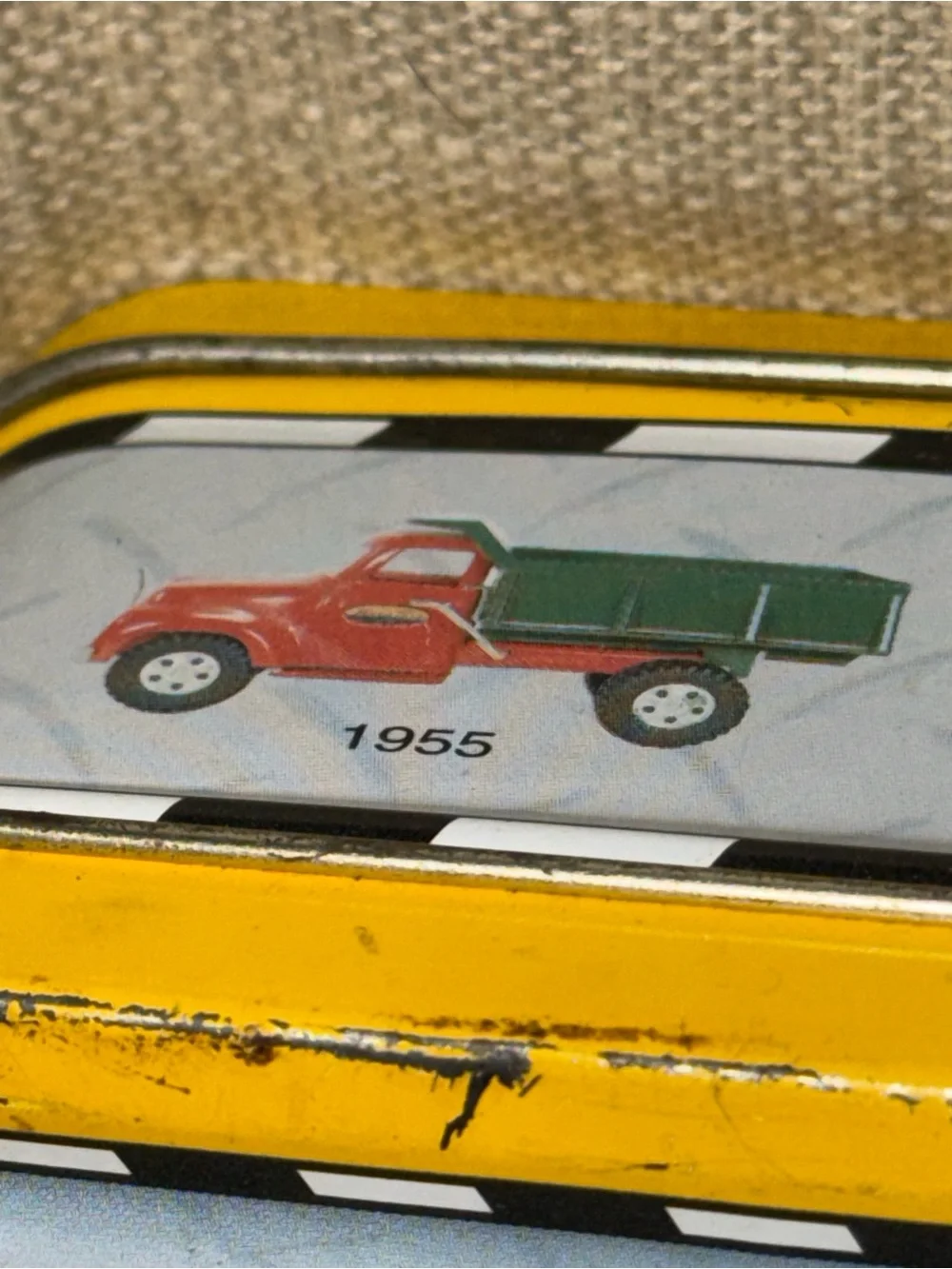 Tonka Toys Hasbro 1999 Mini Lunchbox Storage Collectible 90’s Vintage Used Pre O